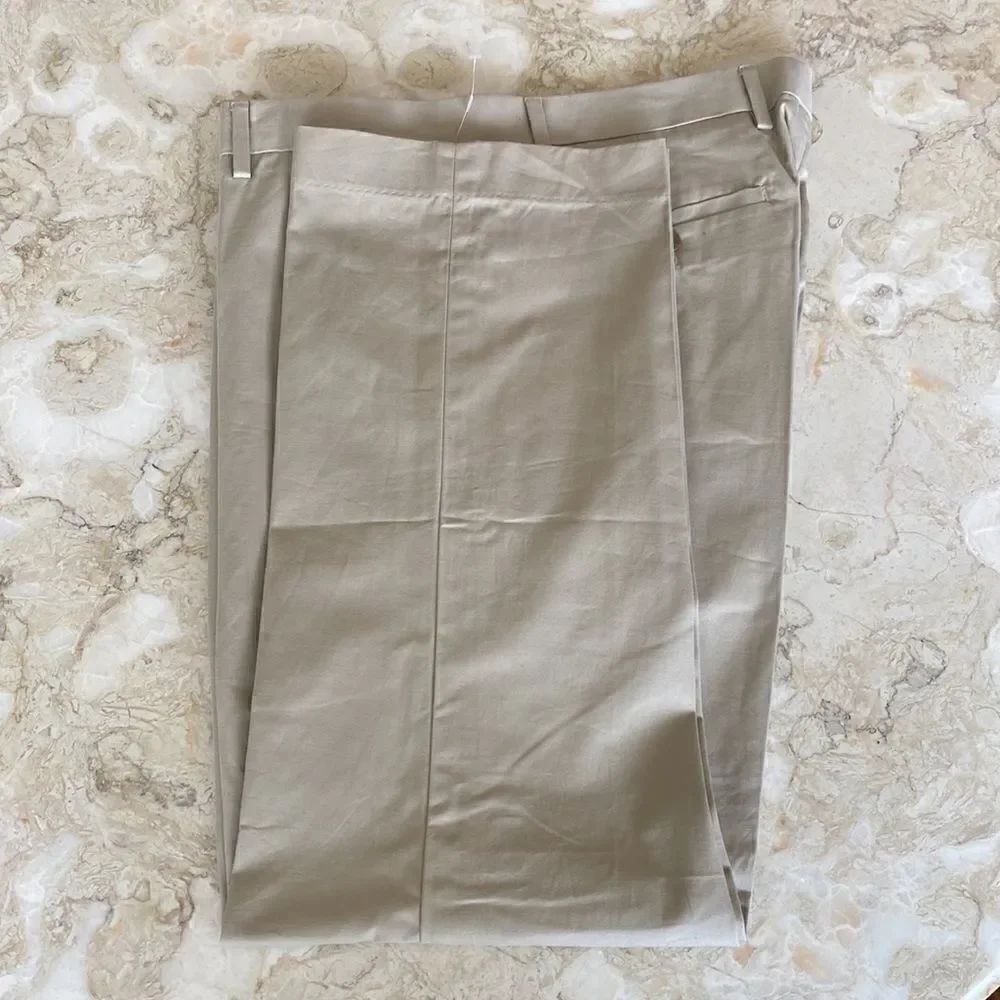 NWT Gap Straight Leg Khakis 38”/30” - Picture 4 of 9